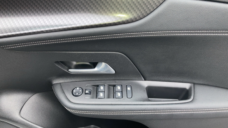 Vauxhall Mokka 100kW SRi Nav Premium 50kWh 5dr Auto Electric Hatchback